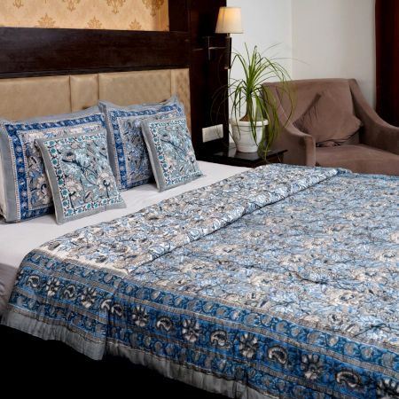 Elegant Sky Cotton Quilt